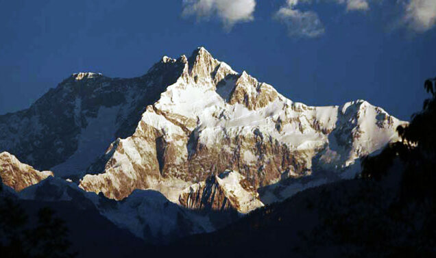 Queen of the Hills : Darjeeling